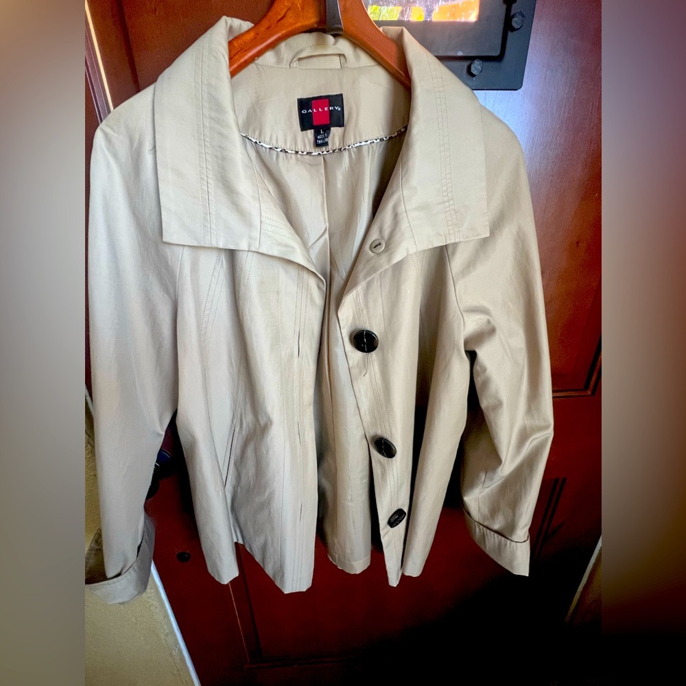 Gallery, short, swing trench, size L.  Lined, tan, wide lapel, relaxed fit.